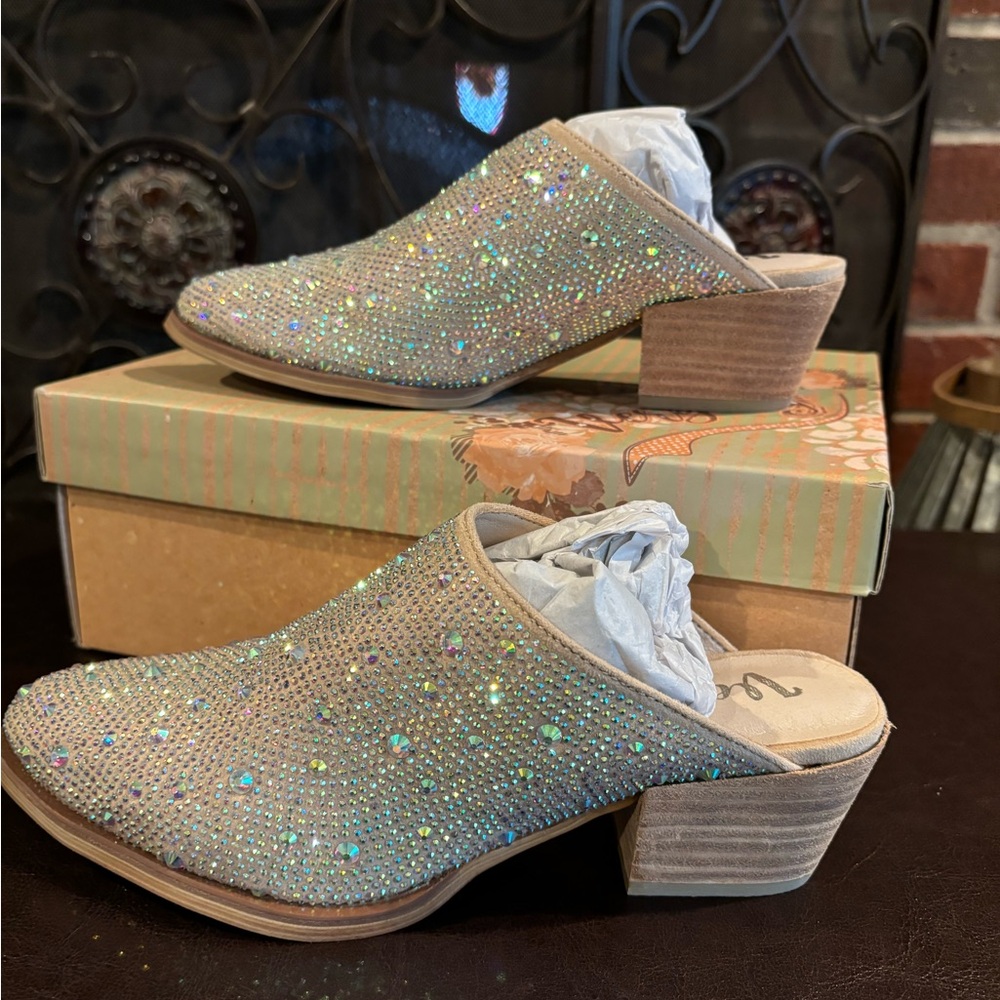 1.5 inch heel, never worn, in box